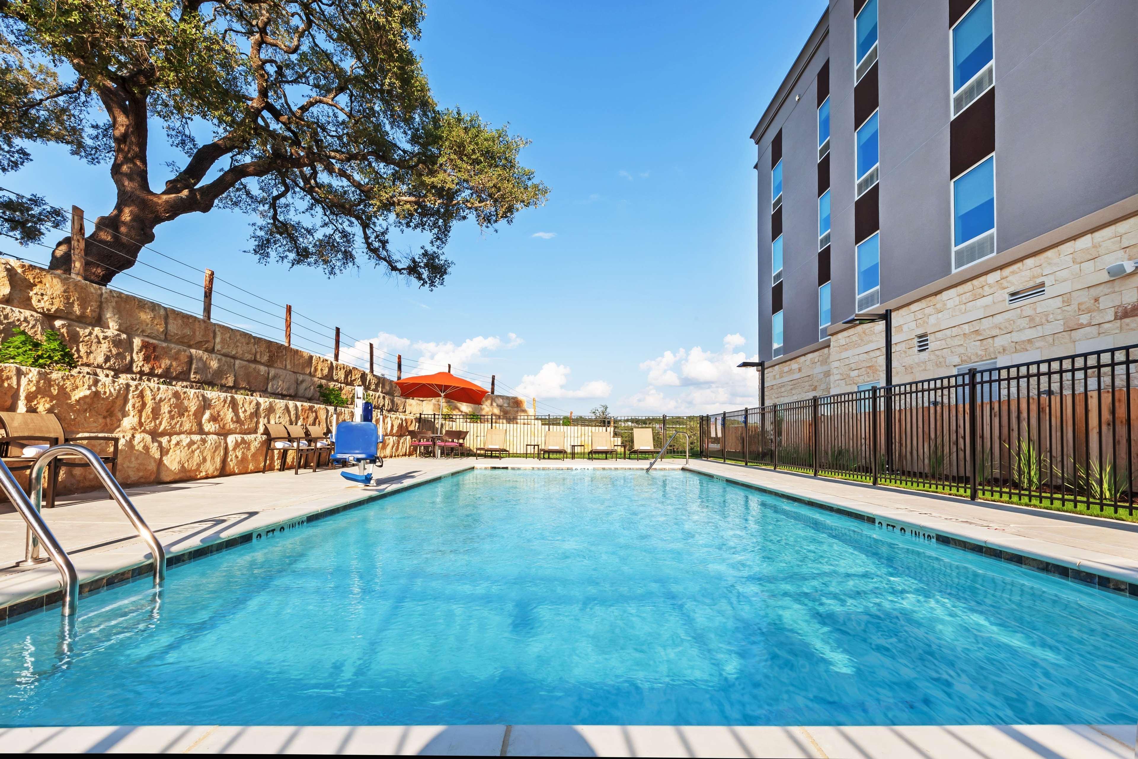 Hampton Inn By Hilton Bulverde Texas Hill Country Exterior foto
